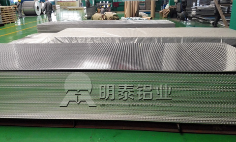 轎車(chē)車(chē)門(mén)輕量化的選擇—5052鋁板