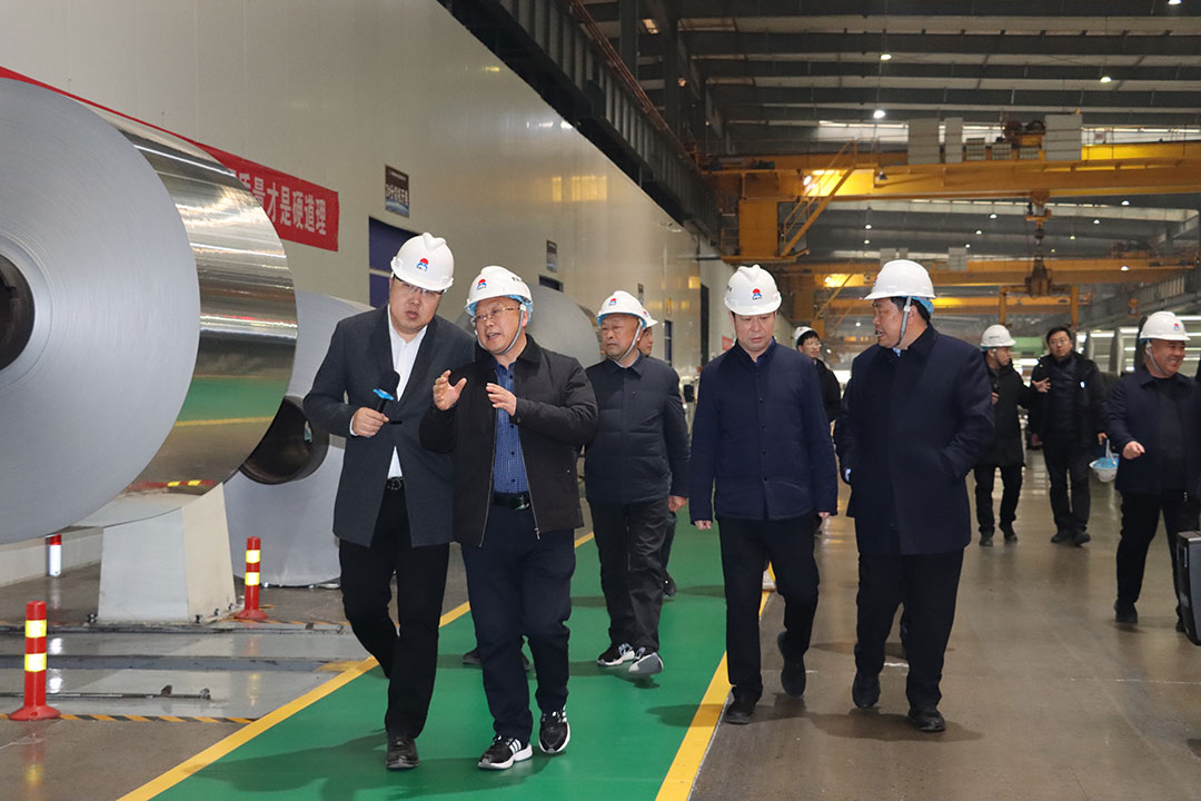 西峽縣領導一行到明泰鋁業(yè)參觀考察